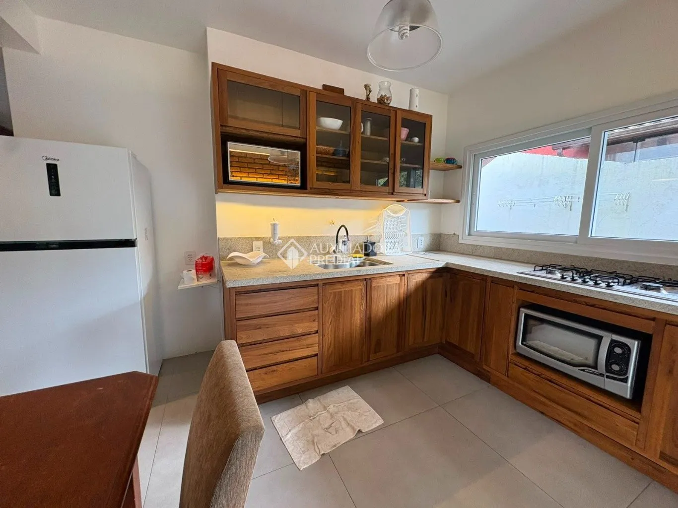 Furnished house with 2 bedrooms and 2 parking spots — photo 9