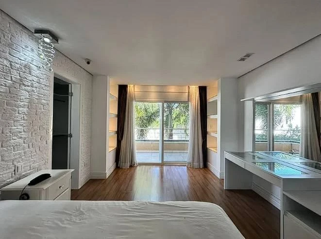 Casa mobiliada com 6 suítes e cozinha independente de 710 m² — photo 16