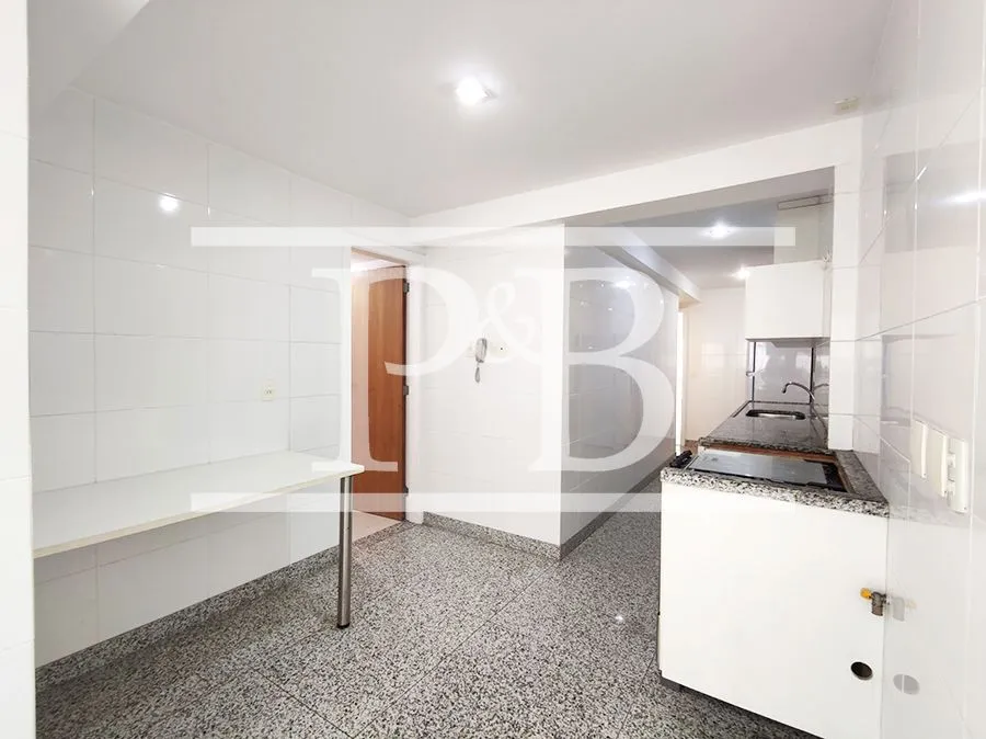 Rental apartment with 4 bedrooms and 4 bathrooms — photo 27