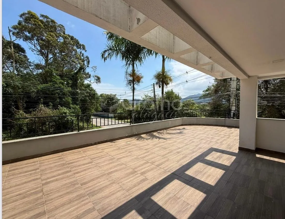 3-bedroom apartment with a glass-enclosed balcony — photo 24