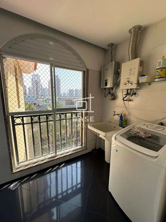 Furnished 2-bedroom apartment with balcony — photo 16