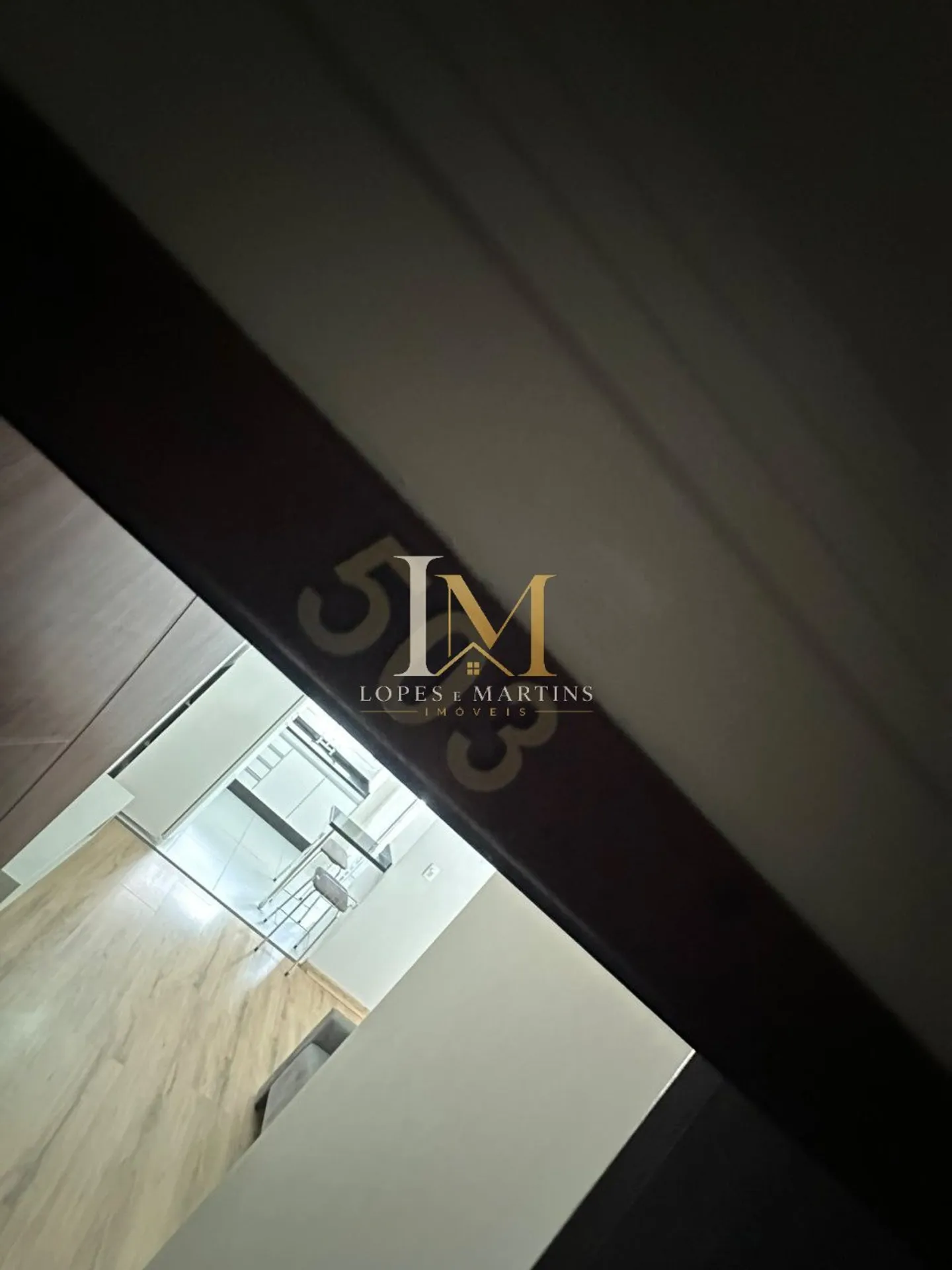 One-bedroom apartment with wood or laminate floors — photo 17