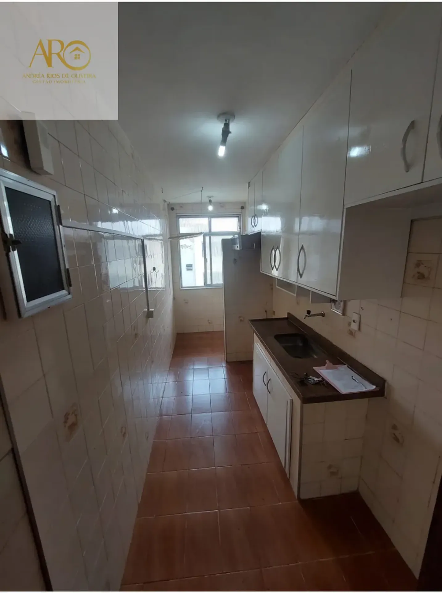 2-bedroom apartment in a building with a gym — photo 6