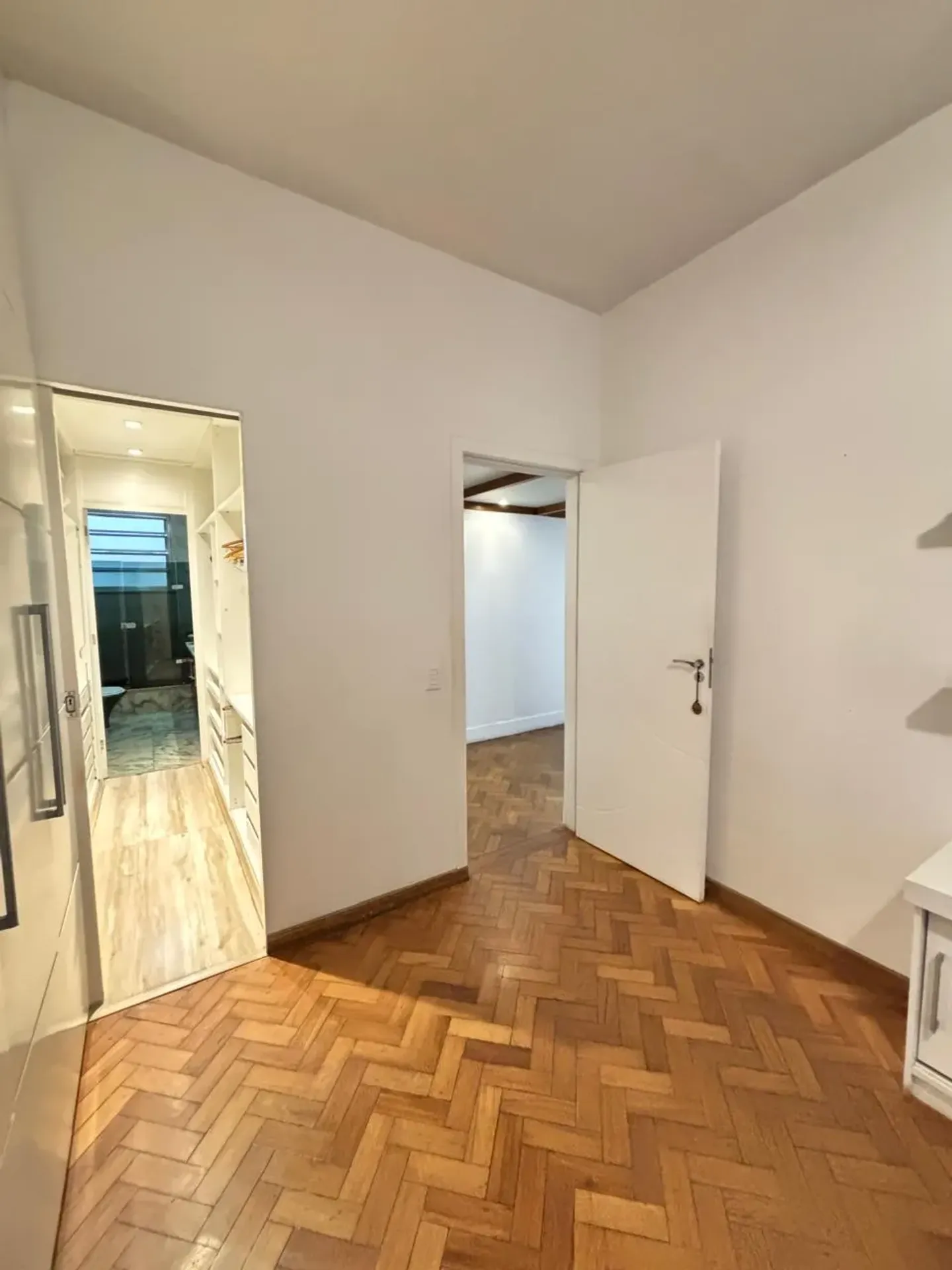Apartamento sem mobília com ar-condicionado e 4 quartos — photo 12