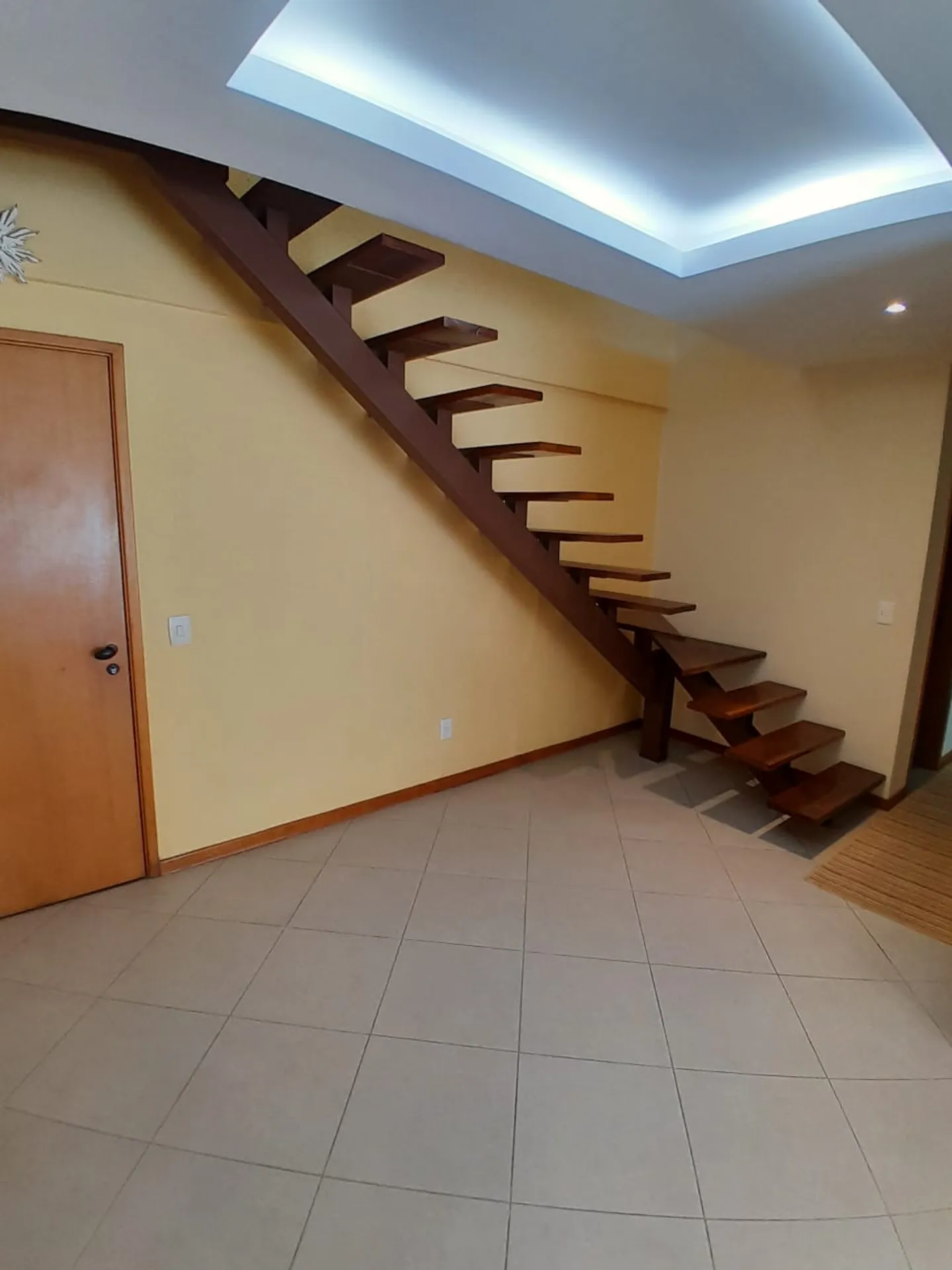 Apartment with 4 bedrooms, 3 bathrooms and built-in storage — photo 9