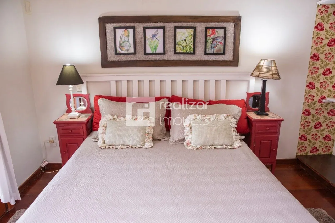 4-bedroom house with a bathtub in Florianópolis — photo 11