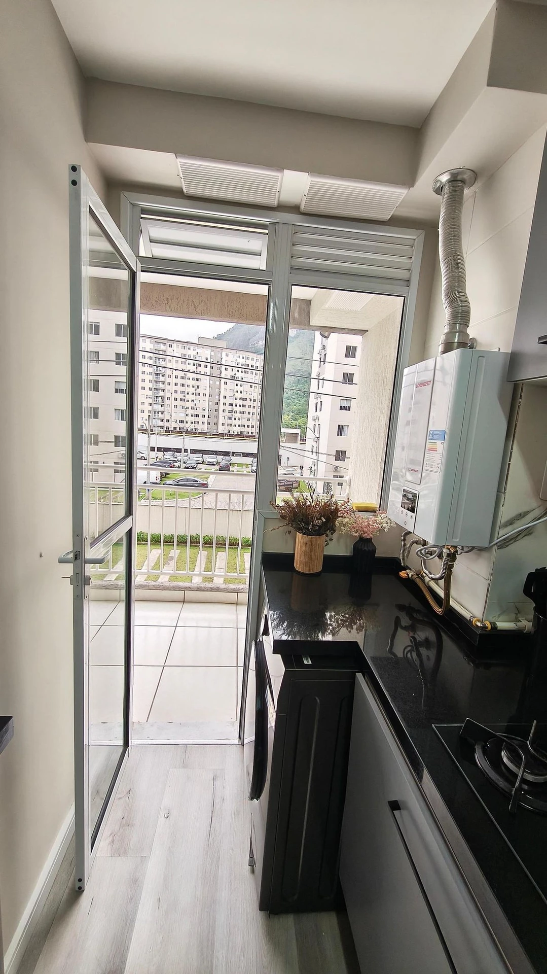 3-bedroom apartment with a washing machine — photo 33