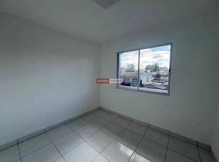 Casa com 4 quartos, 2 vagas e piso de cerâmica — photo 6