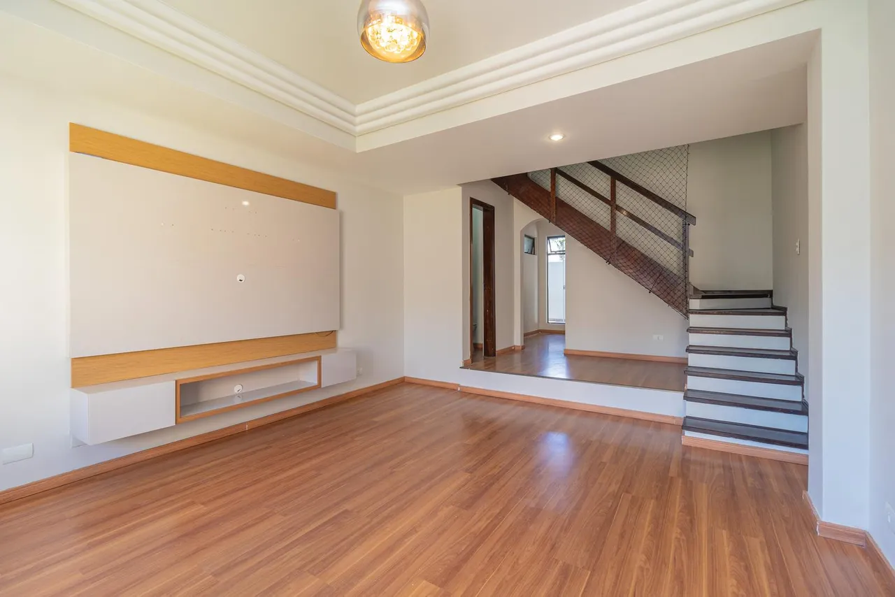 4-bedroom house with 4 bathrooms and 1 parking spot — photo 5