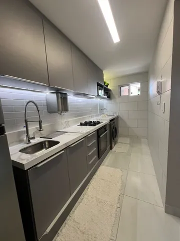 Apartamento mobiliado com 2 quartos e 2 banheiros