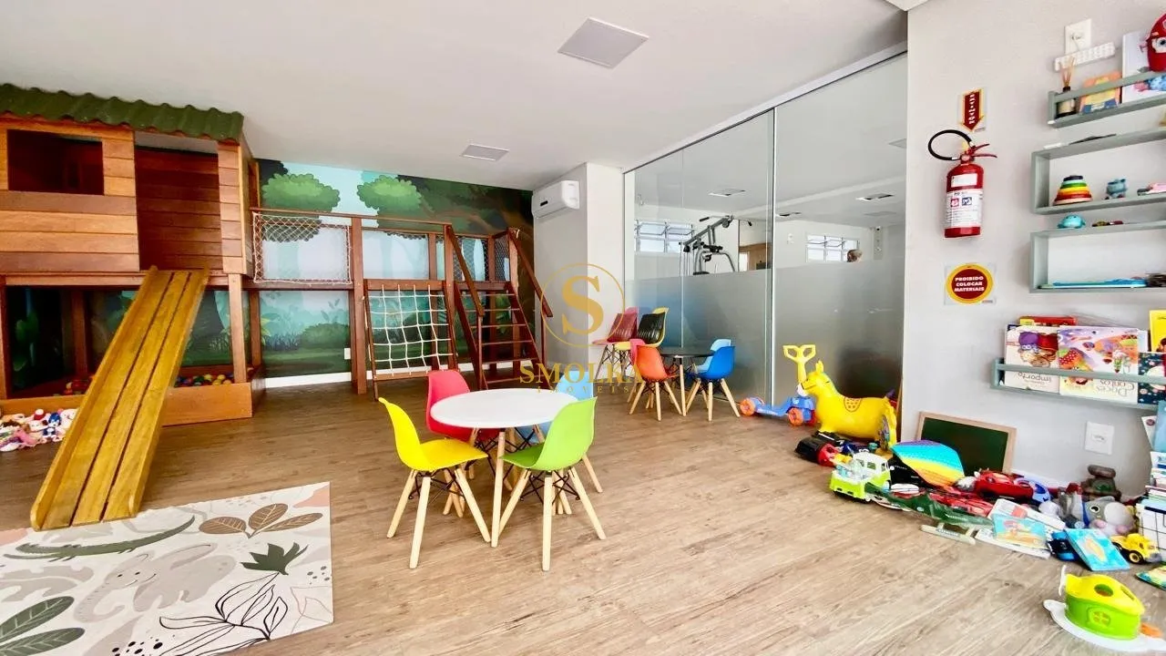 Balcony with a grill in a 2-bedroom apartment, 75 m² — photo 42