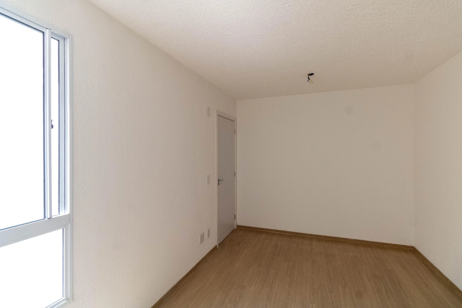 2-bedroom apartment in a building with a gym — photo 33