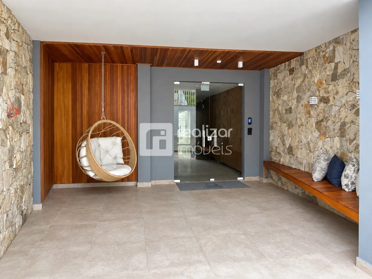 Apartment, 200 m², with a water view — photo 32