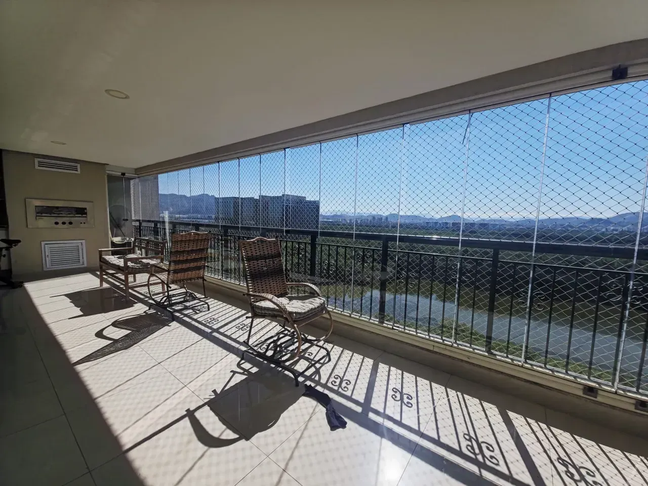 Furnished apartment with 4 bedrooms, 5 bathrooms and 195 m² — photo 8