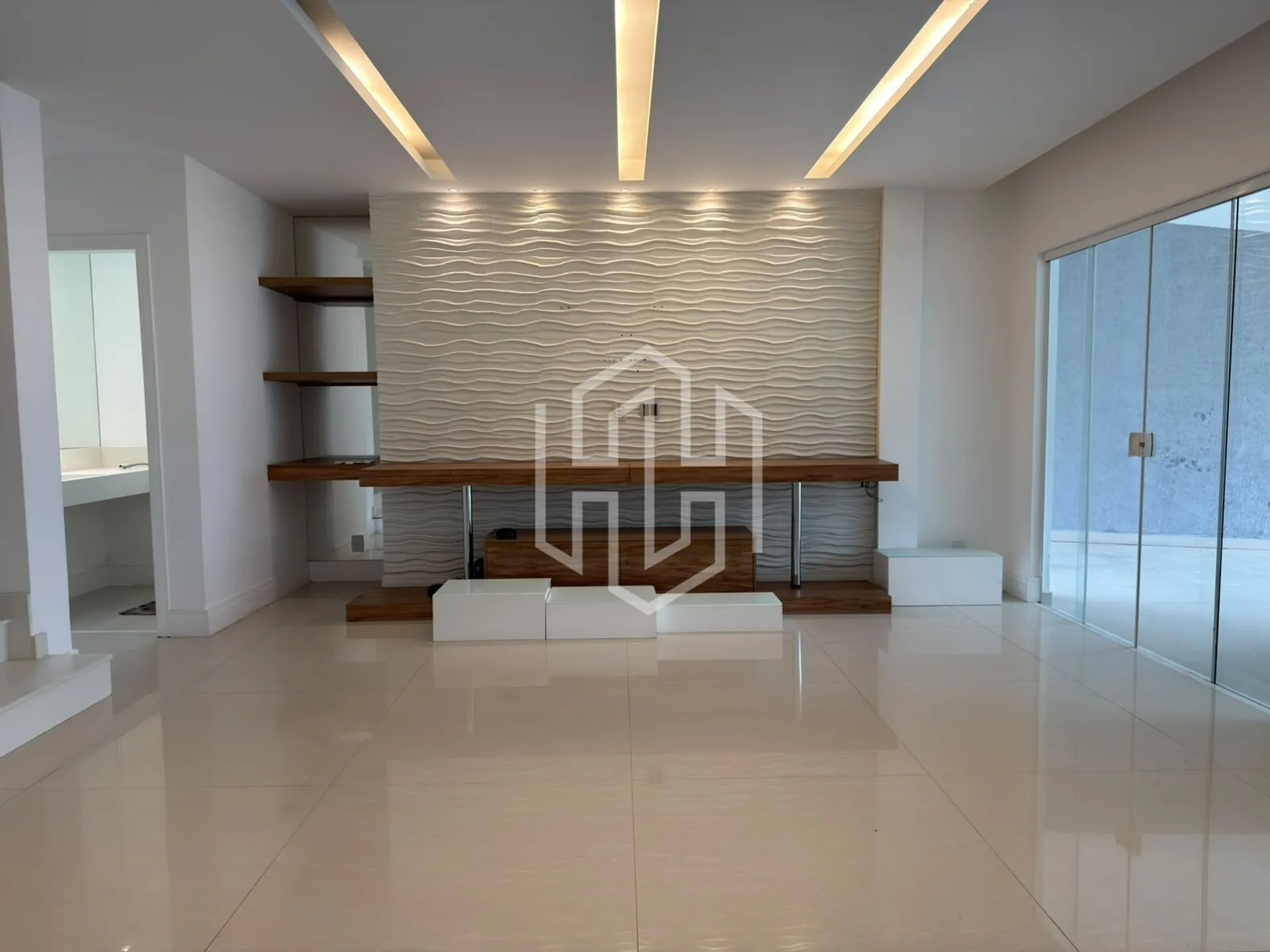 House, 220 m², with a grill on the balcony — photo 22
