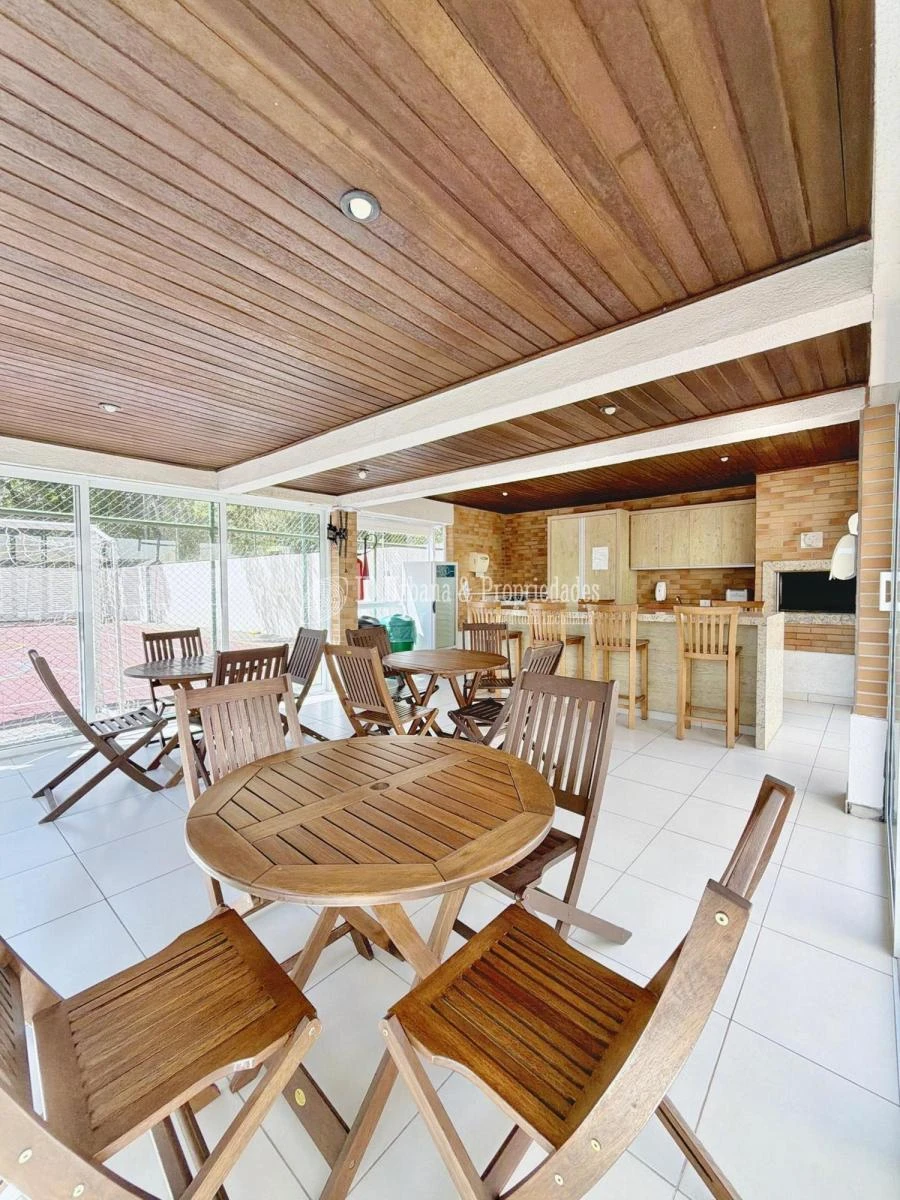 3-bedroom apartment in a building with a pool — photo 39