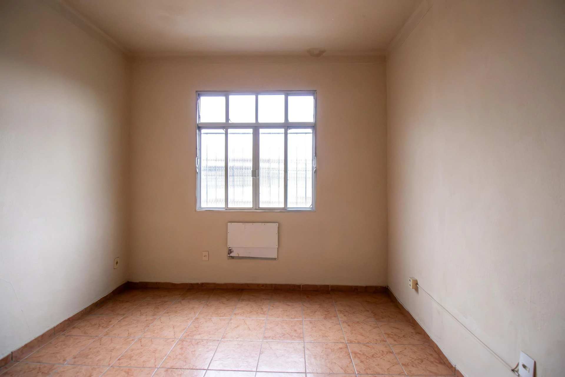 2-bedroom apartment with 1 bathroom and no parking — photo 11
