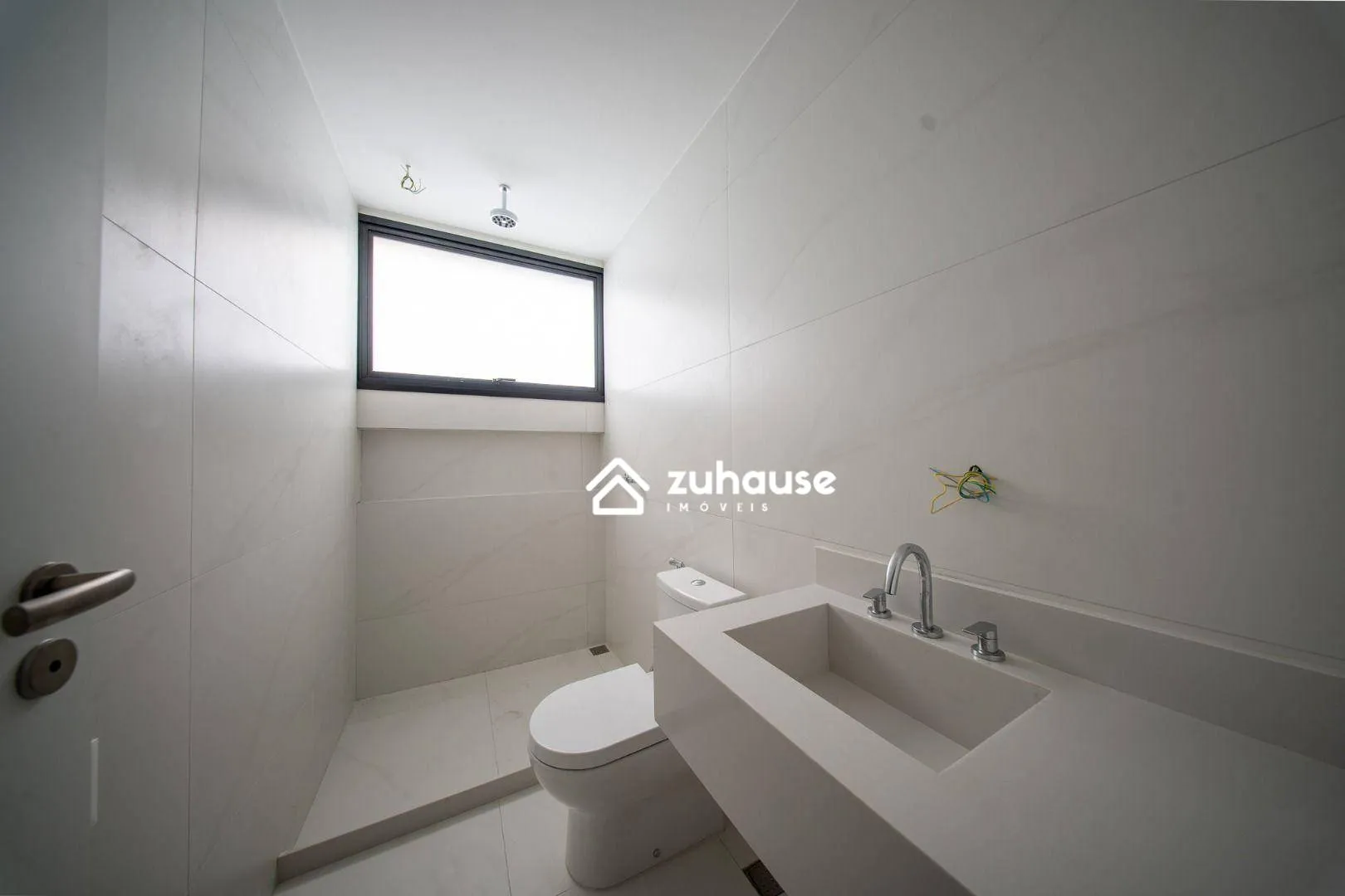 House with 5 bedrooms and an open-plan kitchen — photo 28