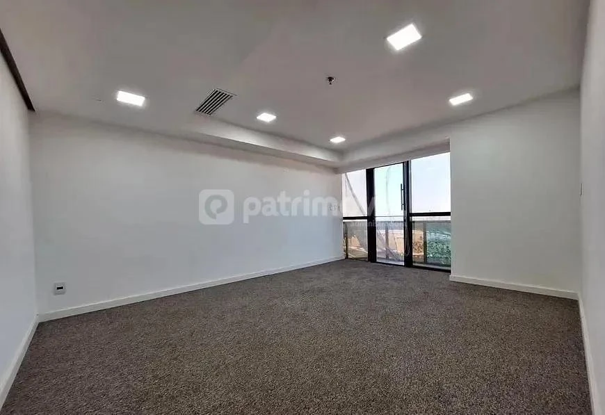 Пустая квартира 309 м² с кондиционером — photo 10