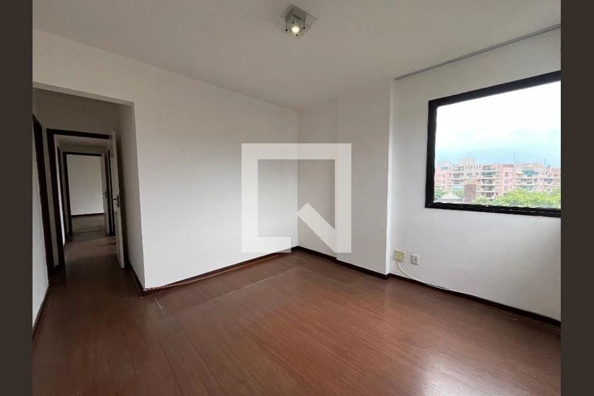 Glass-enclosed balcony in a 3-bedroom apartment, 103 m² — photo 23