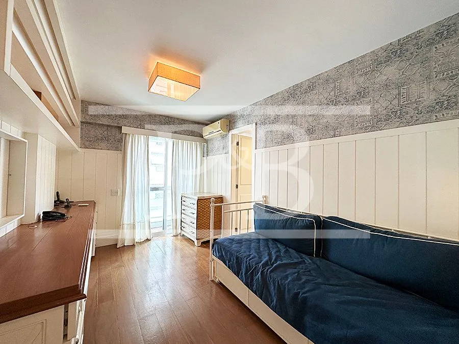 Apartamento com 2 quartos e varanda de vidro fechada — photo 22