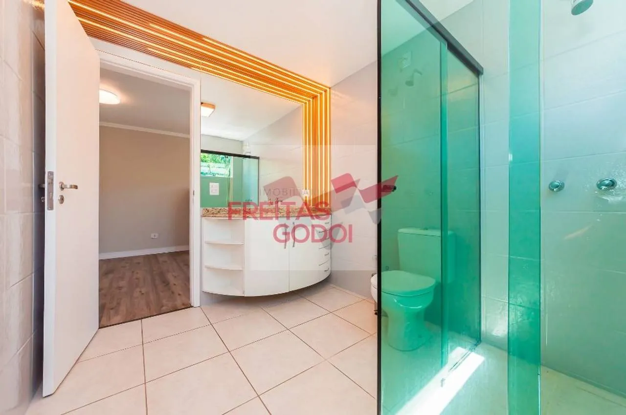 2-bedroom house with floor-to-ceiling windows in Curitiba — photo 36