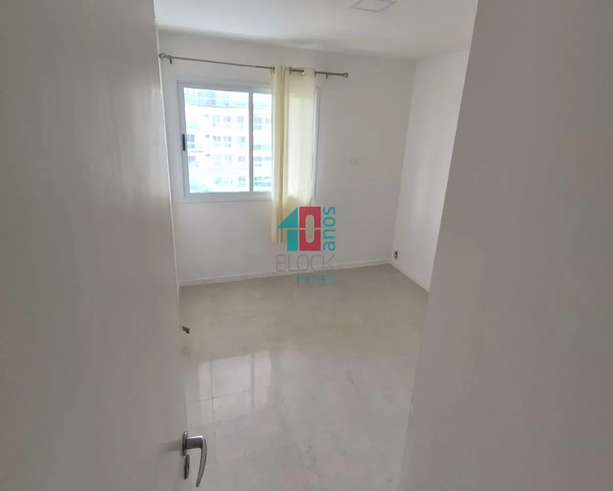 Apartment, 203 m², with a glass-enclosed balcony — photo 9