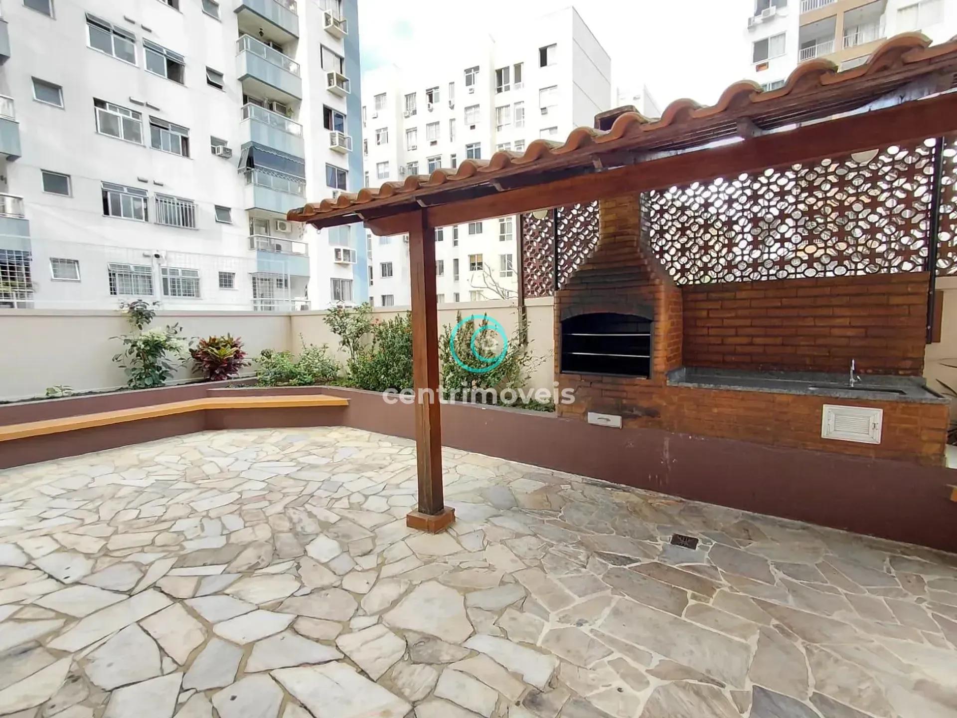 2-bedroom apartment with a mountain view in Rio de Janeiro — photo 13