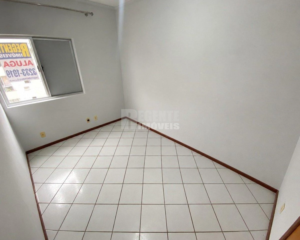 2-bedroom apartment in a building with a gym — photo 11