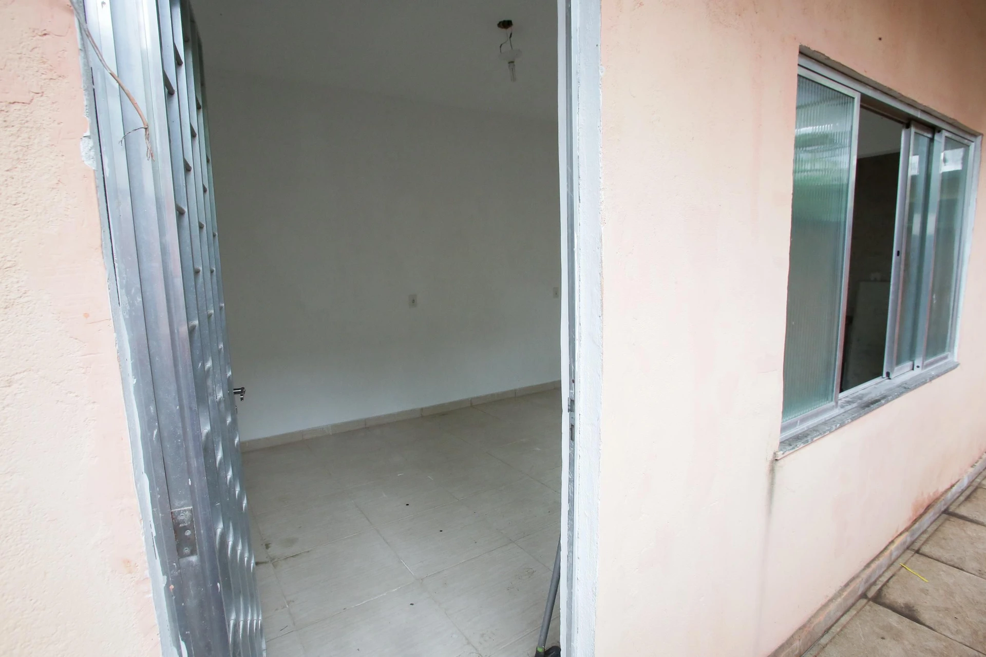 Unfurnished studio with 1 bedroom and 1 parking spot — photo 9