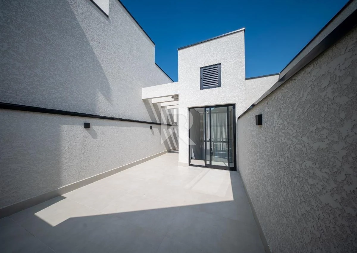 Floor-to-ceiling windows in a 3-bedroom house, 97 m² — photo 26