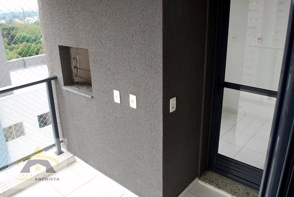 Glass-enclosed balcony in a one-bedroom apartment, 42 m² — photo 11