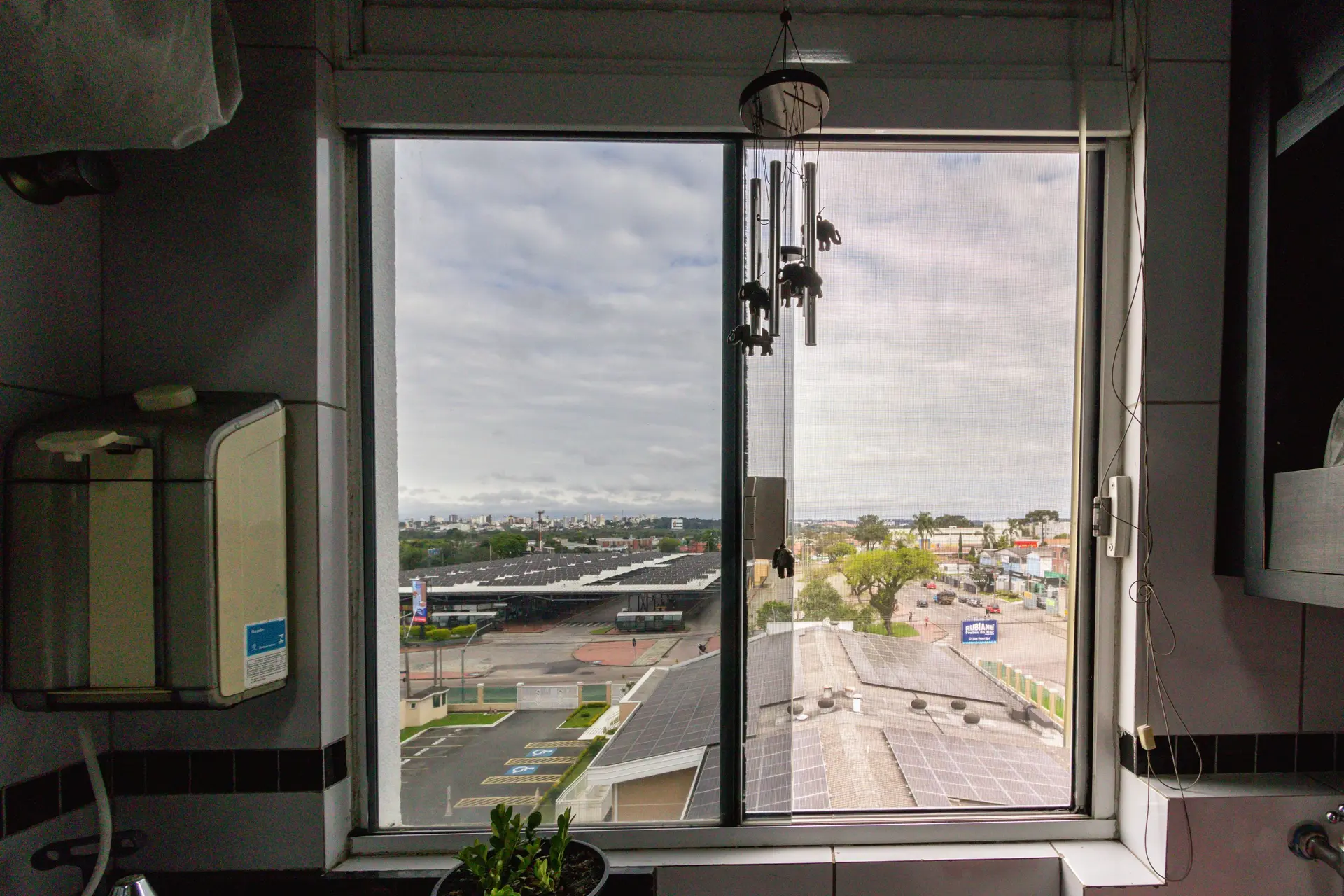 2-bedroom apartment with a home office in Curitiba — photo 11