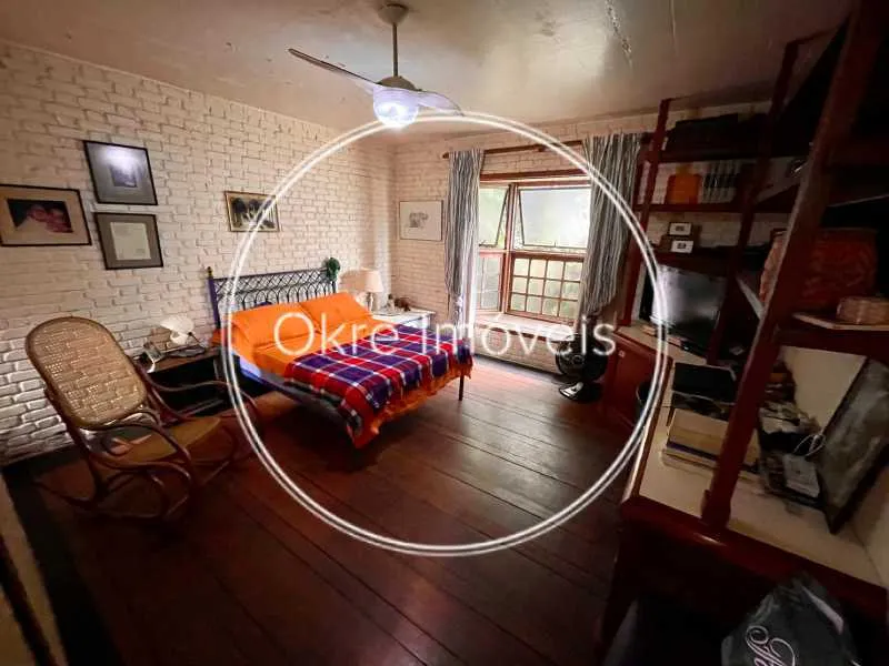 House in a gated community with 4 bedrooms and 5 baths — photo 15