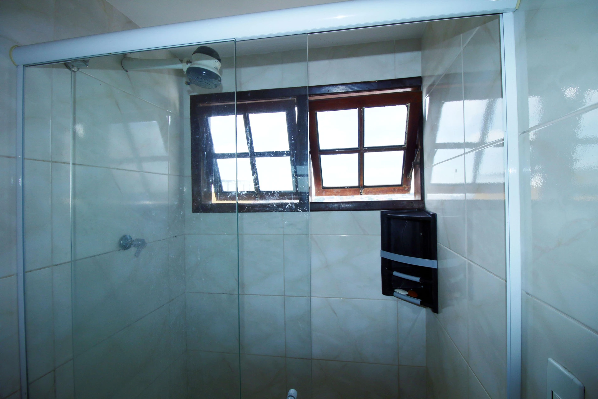 House with 2 bedrooms and 2 bathrooms plus parking — photo 16