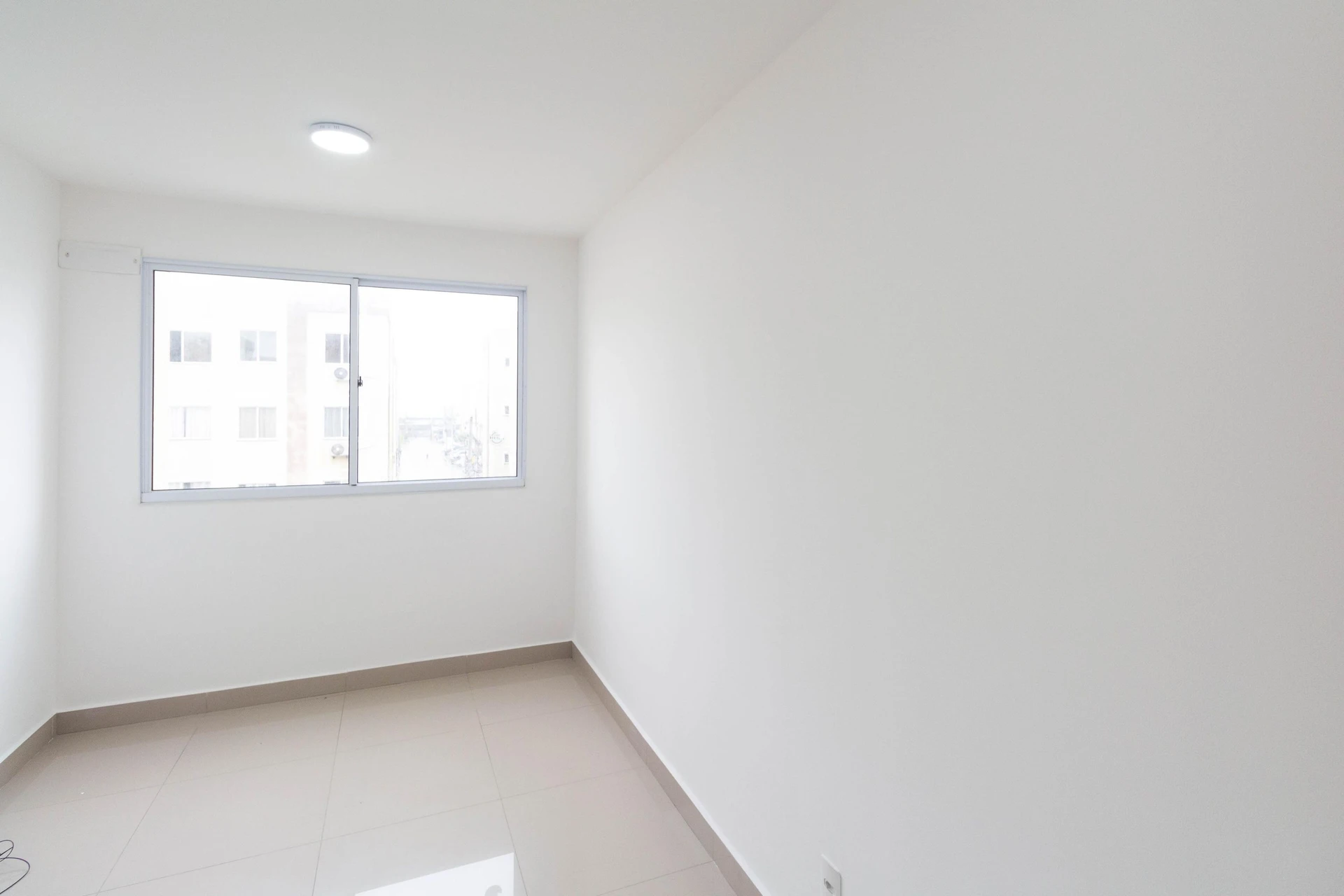 2-bedroom apartment in a building with a gym — photo 38