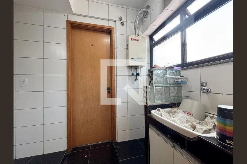 111 m² rental apartment with 3 bedrooms and 2 parking spots — photo 47