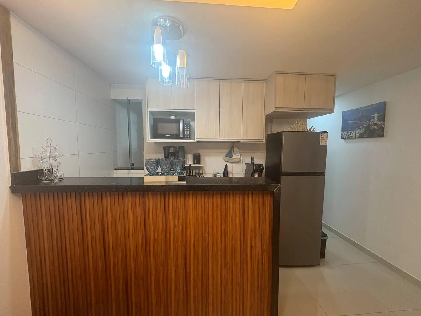 Furnished 1-bedroom apartment with open kitchen — photo 3