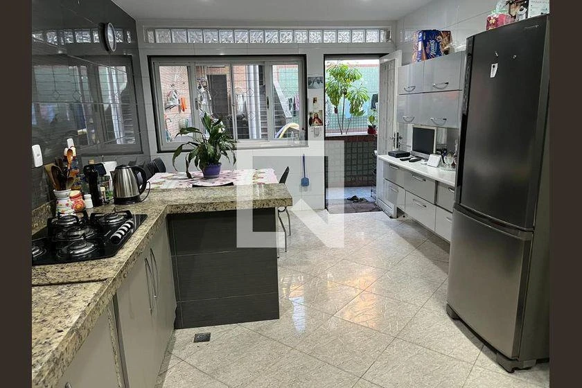 Casa mobiliada com 4 quartos e 350 m² — photo 10
