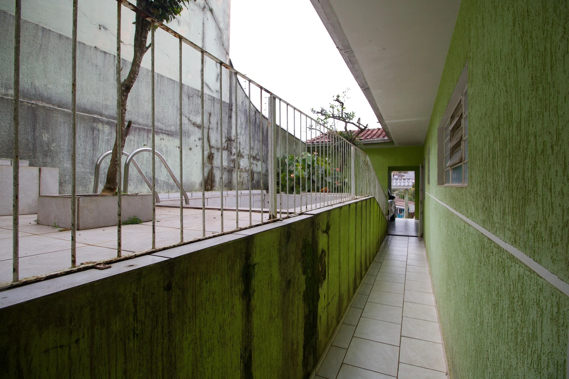 360 m² house with a home office and a garden — photo 37