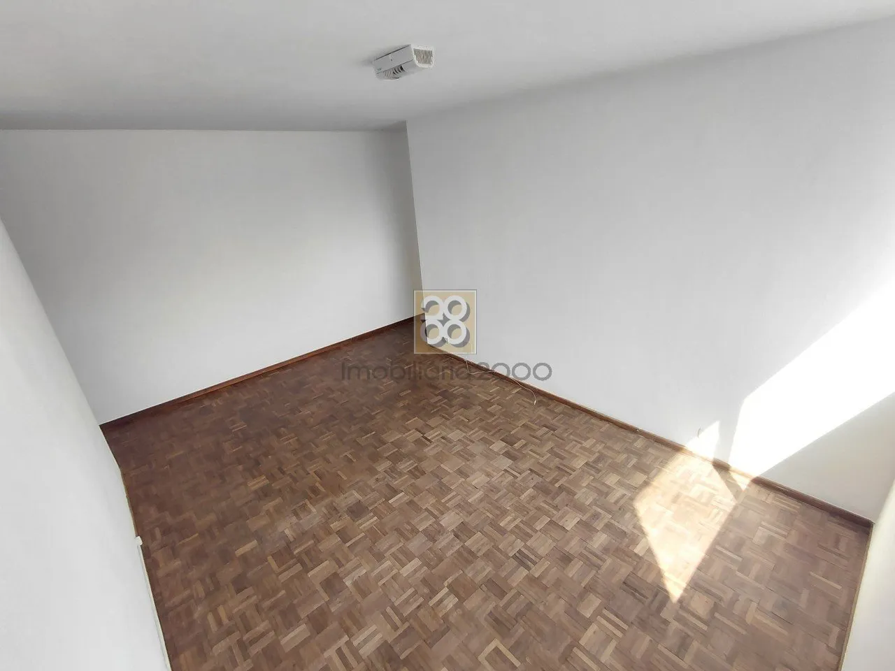 Apartment with 1 bedroom and wood floors — photo 13