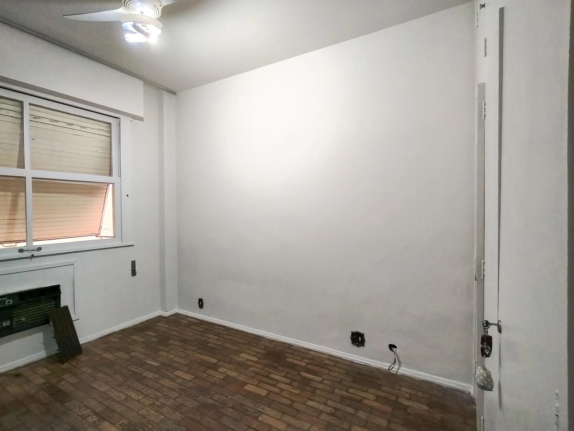 Furnished 4-bedroom apartment with 3 bathrooms — photo 46