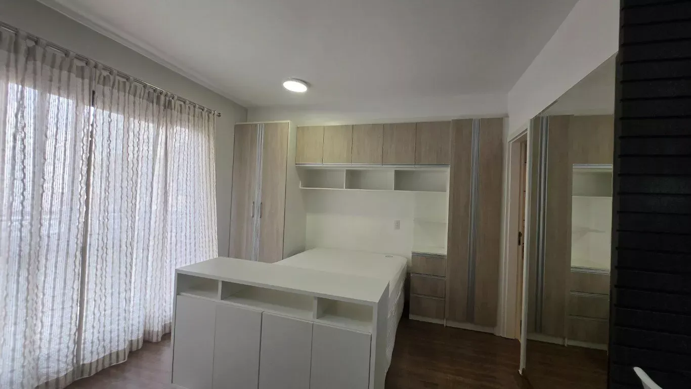 Wood or laminate floors in a one-bedroom apartment, 33 m² — photo 19