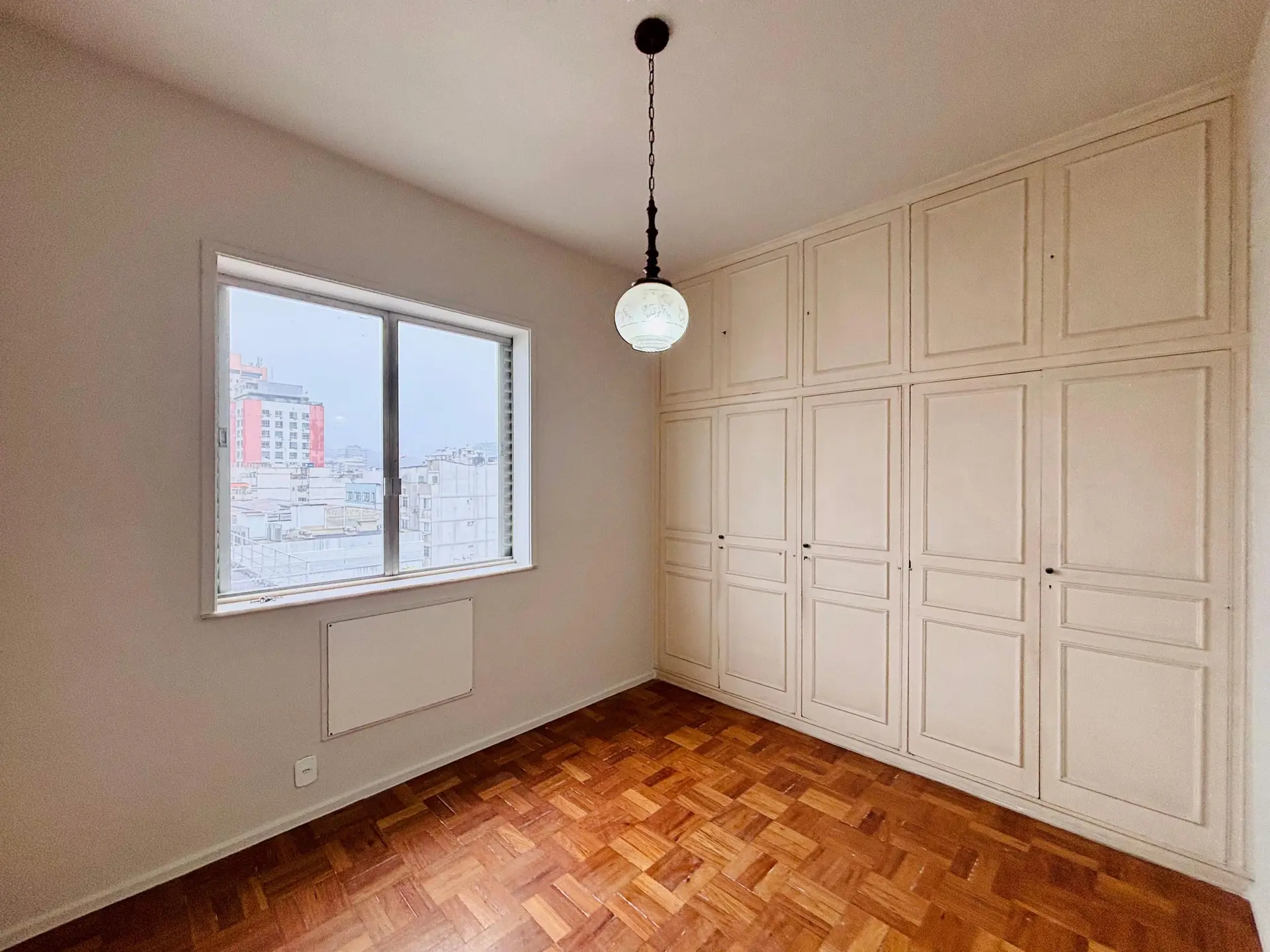 Apartment, 92 m², with wood or laminate floors — photo 7