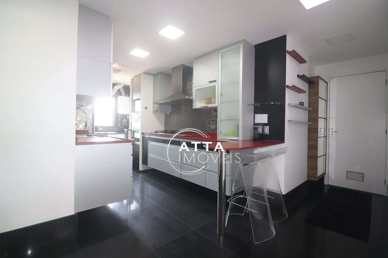 Ванна и 3 спальни: квартира 176 м² — photo 2