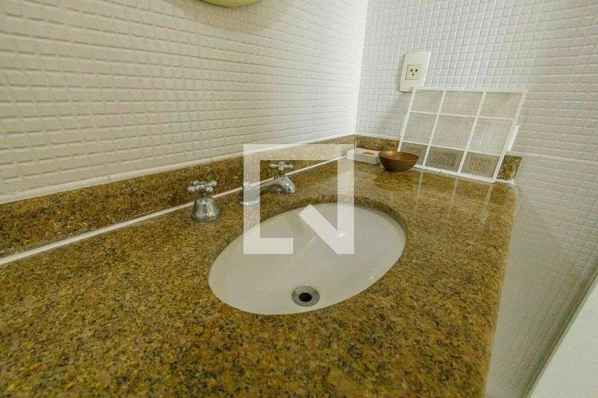 Furnished 73 m² apartment with 2 en-suite bedrooms — photo 25
