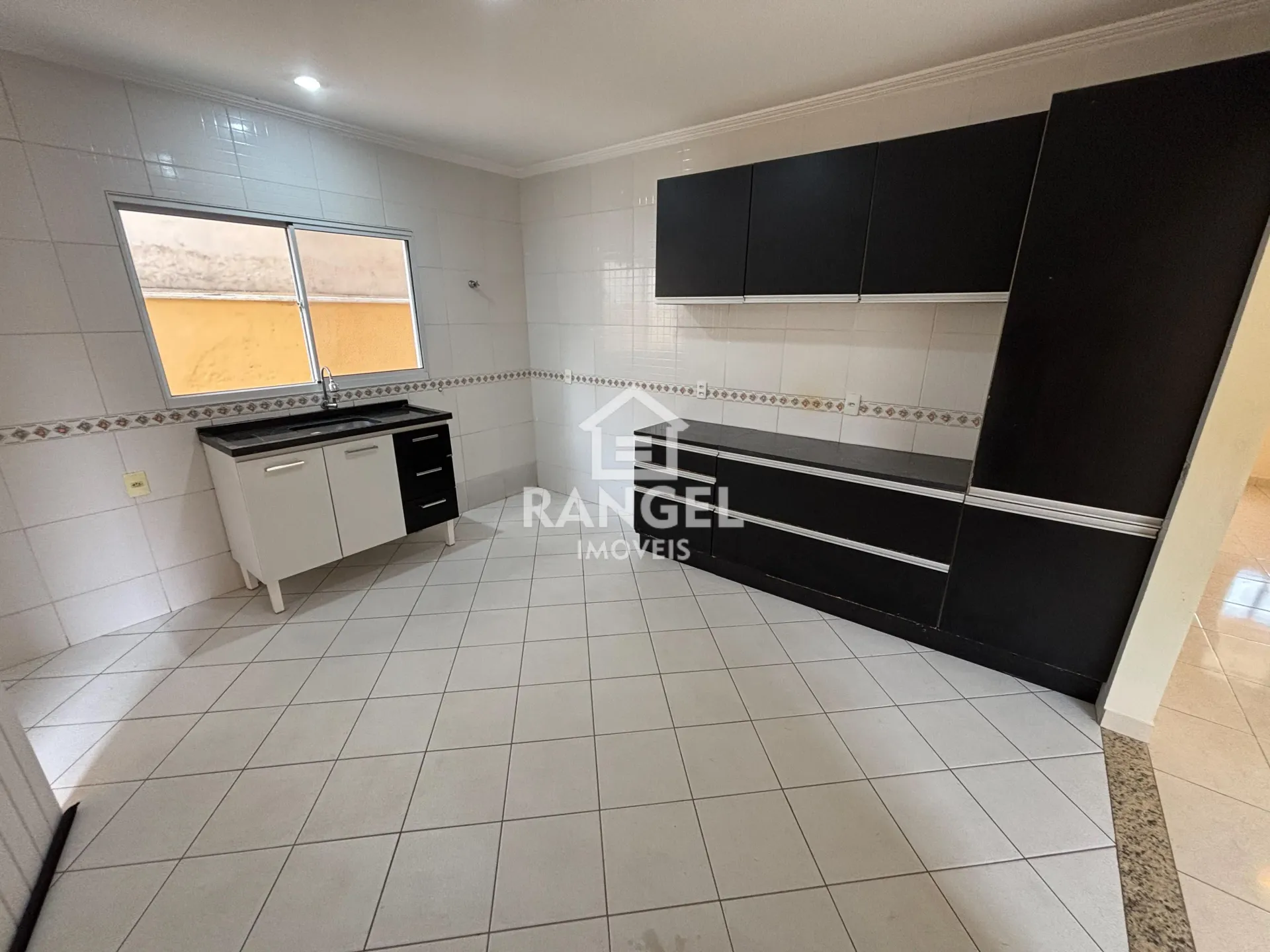 180 m² house with 3 bedrooms and balcony BBQ — photo 2