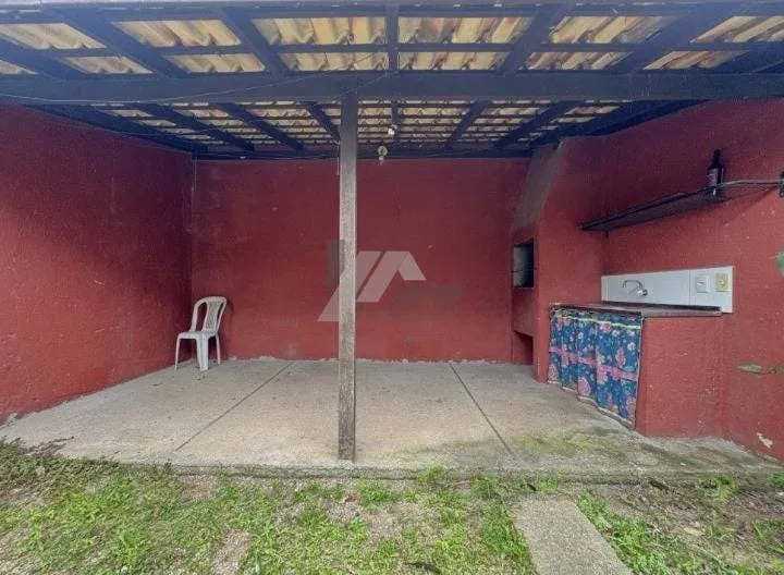 Balcony with a grill in a 2-bedroom house, 80 m² — photo 6