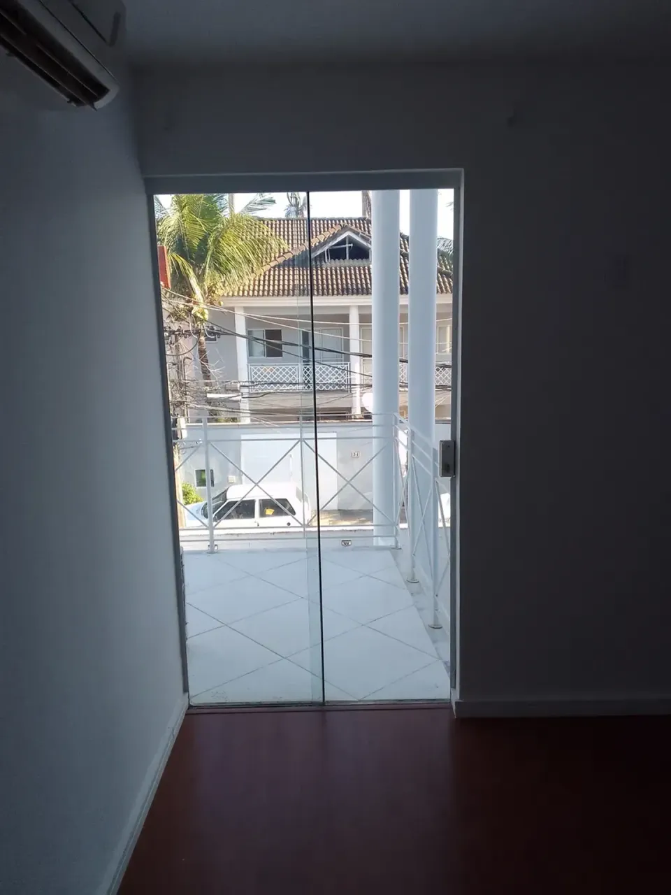 Unfurnished house with 5 bedrooms and 5 bathrooms — photo 8