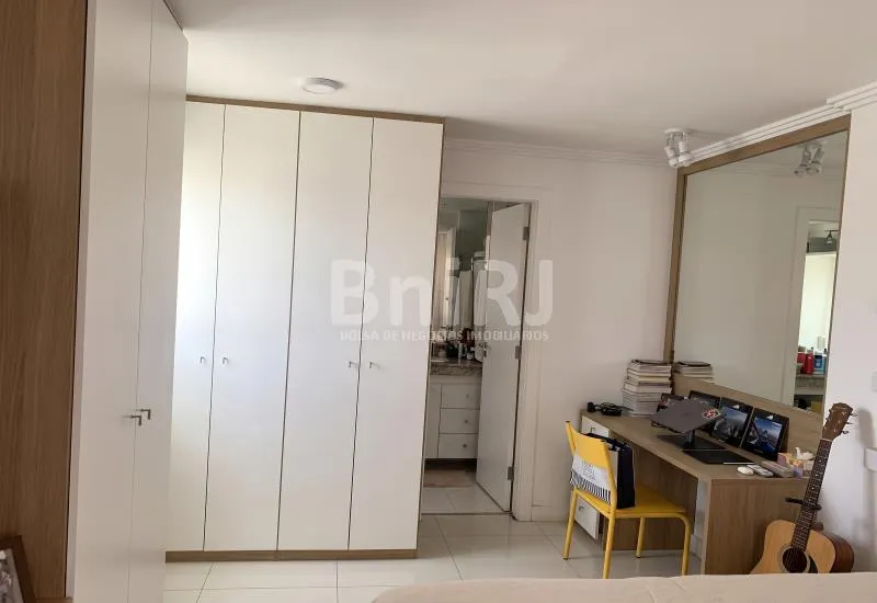 Furnished apartment, 127 m², with a glass-enclosed balcony — photo 17